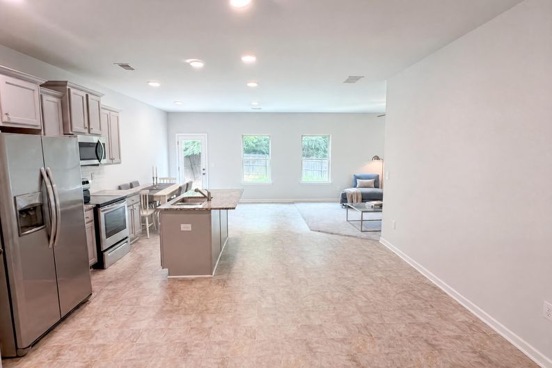 Photo 7 of 26 of 5053 Pioneer Pkwy, McDonough, GA