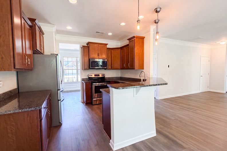 Photo 6 of 24 of 3807 Ernie Dr, Charlotte, NC