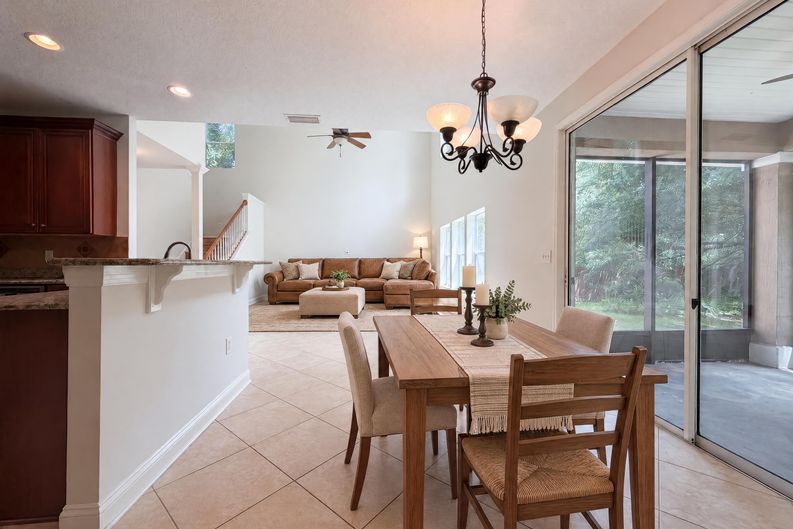 Photo 8 of 32 of 8331 Golden Bamboo Dr, Jacksonville, FL