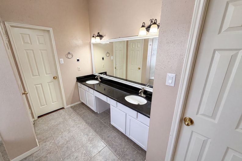 Photo 21 of 28 of 4215 River Ranch Dr, Pasadena, TX