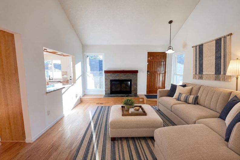 Photo 9 of 26 of 3075 E Long Cir S, Centennial, CO