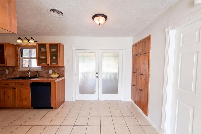 Photo 6 of 16 of 303 Currie Ave, Killeen, TX