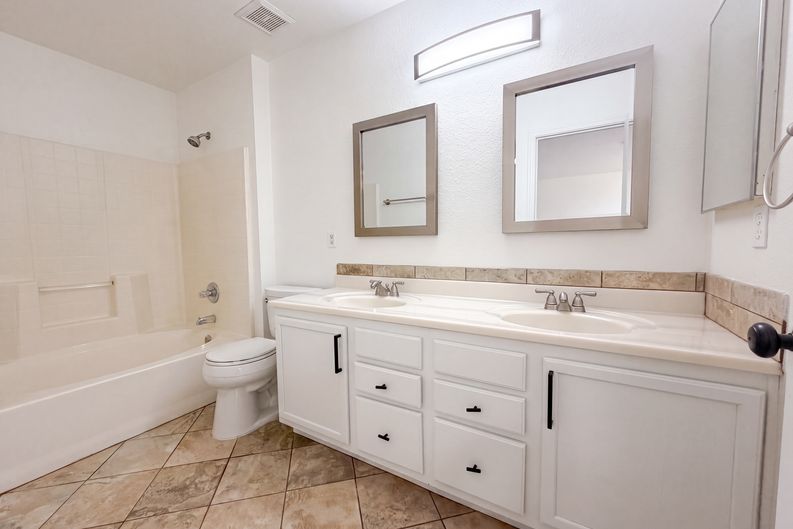 Photo 12 of 20 of 5596 W Cortaro Crossing Dr, Tucson, AZ