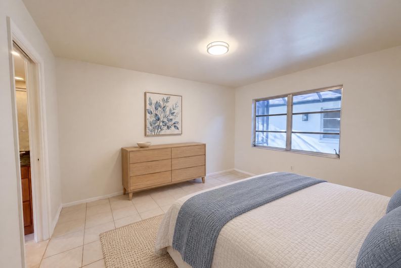 Photo 15 of 43 of 3705 Malec Cir, Sarasota, FL
