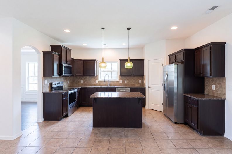 Photo 7 of 44 of 791 W Glenview Dr, Lenoir City, TN
