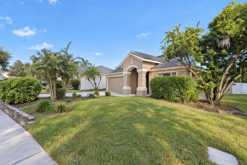 Photo 33 of 37 of 30447 Iverson Dr, Wesley Chapel, FL