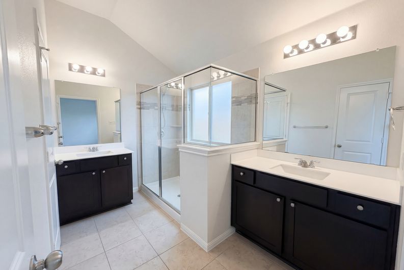 Photo 16 of 19 of 543 Tanda Ln, Hutto, TX