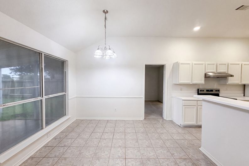 Photo 6 of 16 of 129 Meadowbrook Dr, Temple, TX