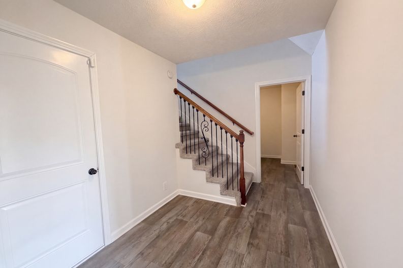 Photo 11 of 27 of 3475 Melrose Dr, Clarksville, TN