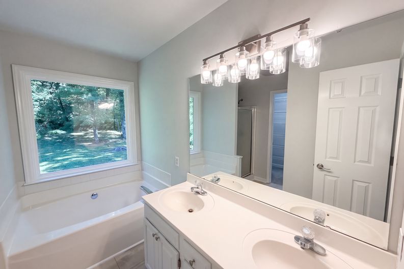 Photo 9 of 18 of 1104 Thoroughbred Pl NW, Concord, NC