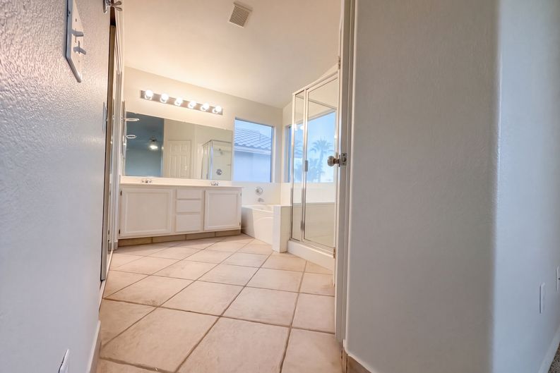 Photo 9 of 25 of 1008 Windhook St, Las Vegas, NV