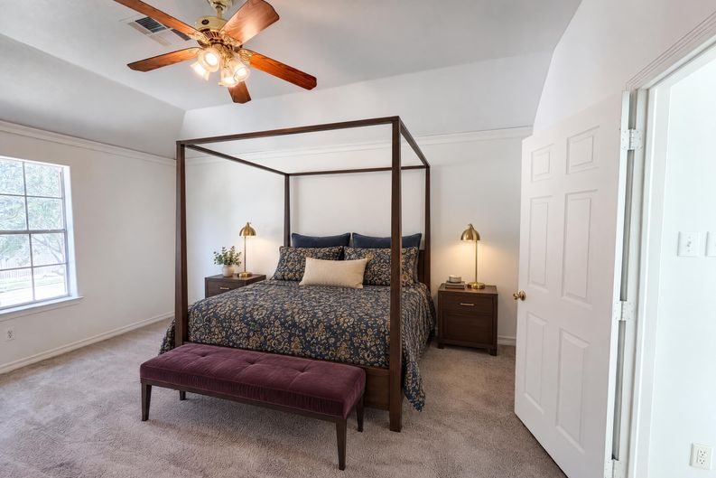 Photo 10 of 17 of 5002 Misty Ln, Pasadena, TX