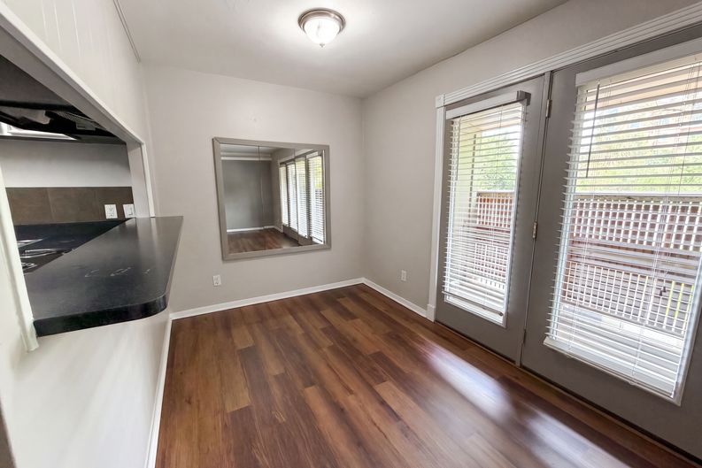 Photo 6 of 17 of 3938 W Alabama St, Houston, TX