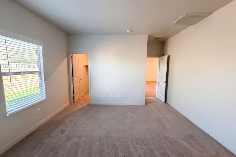 Photo 11 of 39 of 3052 W Bent Tree Dr, Phoenix, AZ