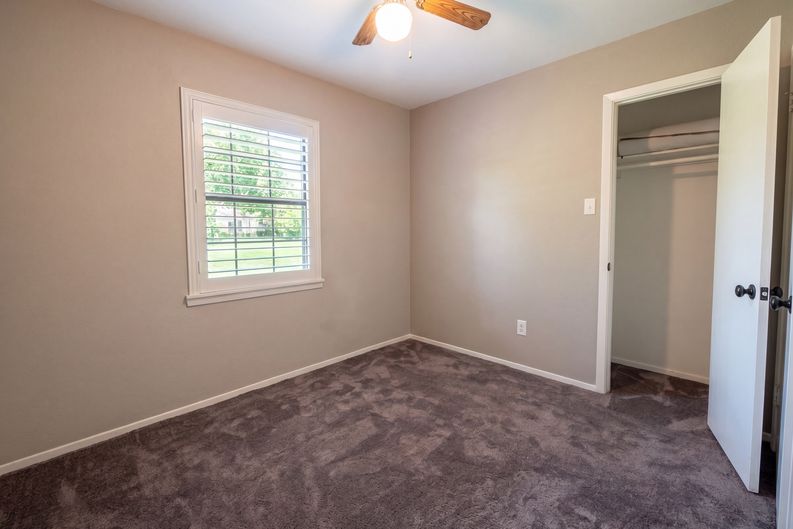 Photo 10 of 24 of 308 N Todd St, Bullard, TX