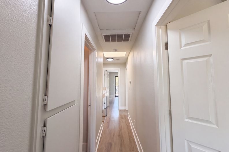 Photo 15 of 46 of 6005 La Castana Way, Sacramento, CA
