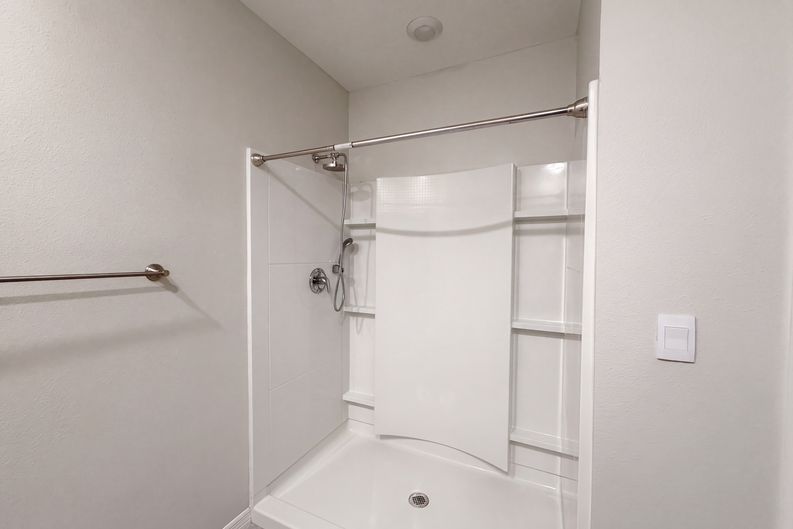 Photo 13 of 25 of 2112 Elio Ridge Dr, Zellwood, FL