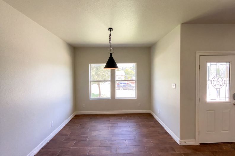 Photo 7 of 18 of 102 Bowdoin St, San Antonio, TX