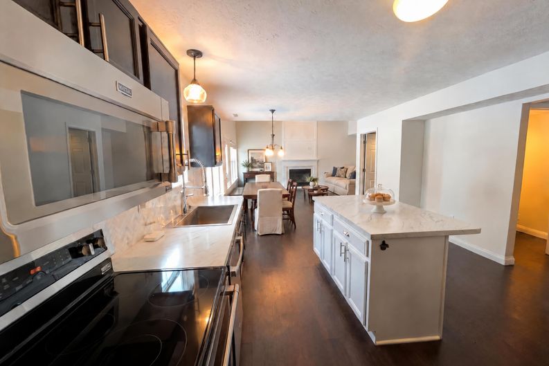 Photo 8 of 21 of 5259 Baysdon Cir, Indianapolis, IN
