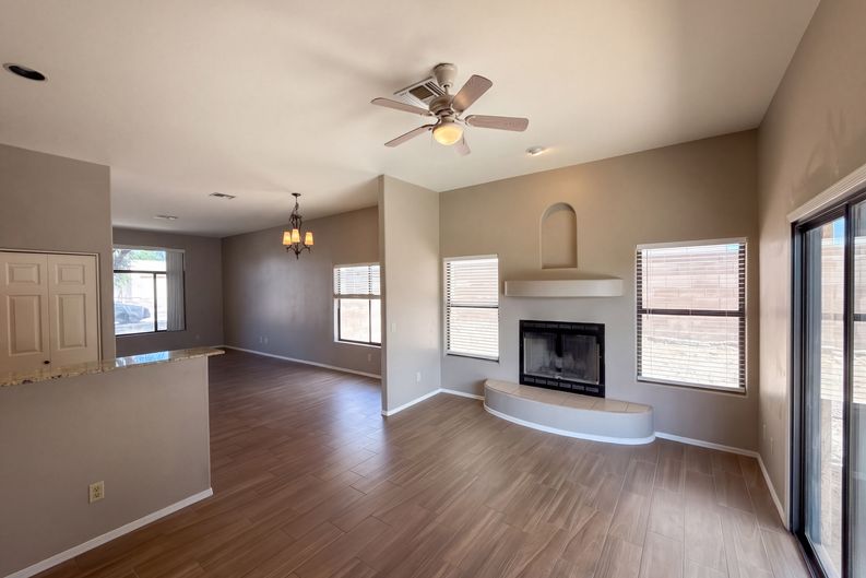 Photo 5 of 16 of 7086 N Avenida Adella, Tucson, AZ