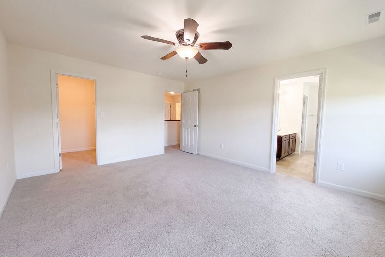 Photo 9 of 20 of 5128 Suson Ridge Dr, Saint Louis, MO