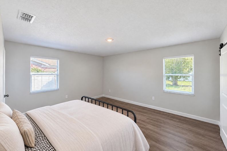 Photo 4 of 22 of 2160 De Las Flores Ave, Bartow, FL