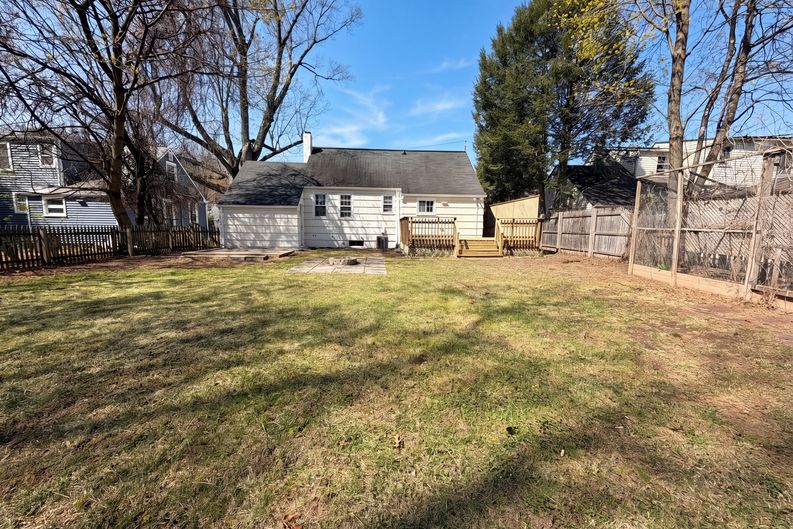Photo 5 of 23 of 19 Delekas Ave, South Plainfield, NJ