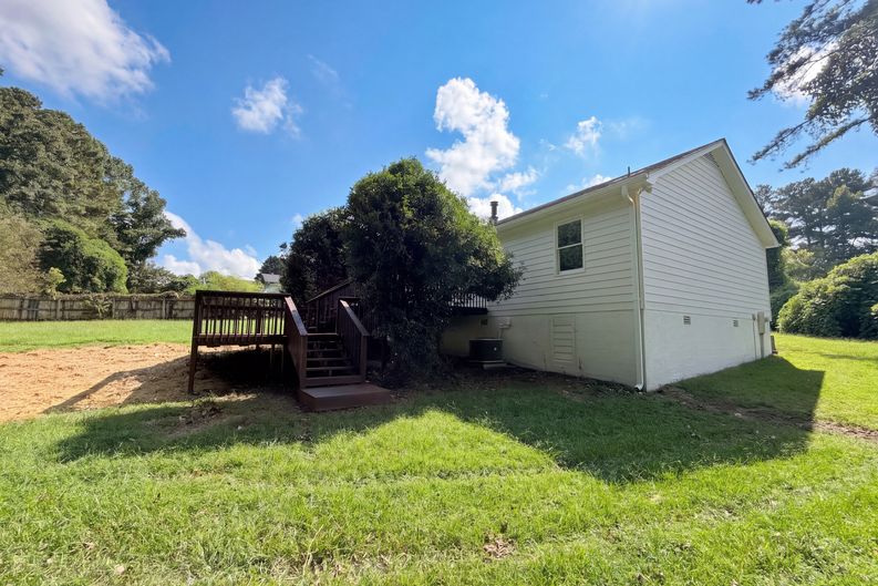 Photo 18 of 20 of 806 Ruswood Rd, Winder, GA