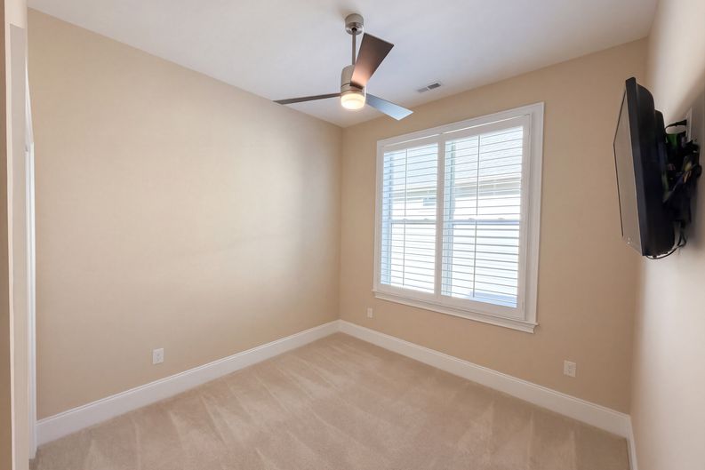 Photo 10 of 34 of 14629 Glen Valley Ct, Charlotte, NC