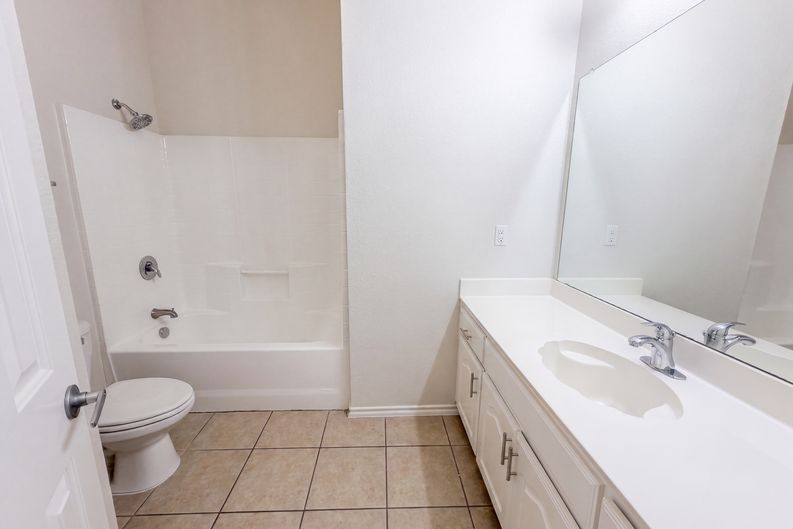 Photo 15 of 21 of 8526 Vista Grande Dr, Dallas, TX