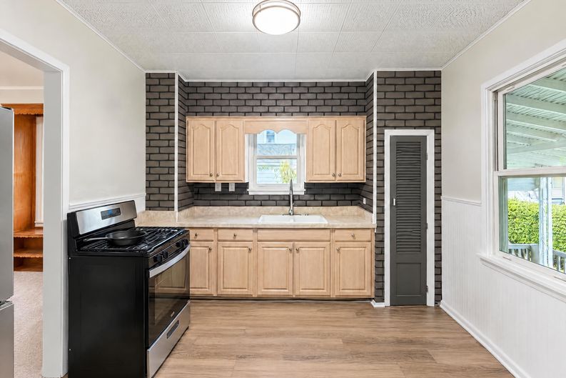 Photo 7 of 44 of 4202 Gifford Ave, Cleveland, OH