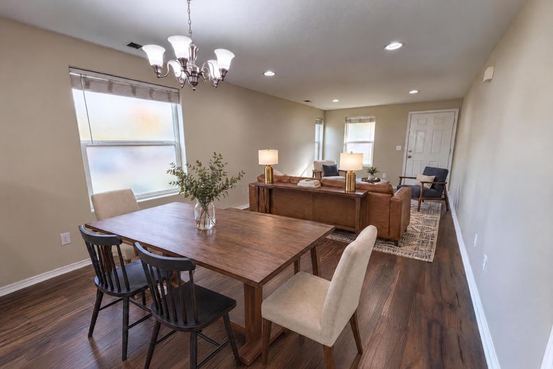 Photo 6 of 18 of 571 SW 207th Ave, Beaverton, OR