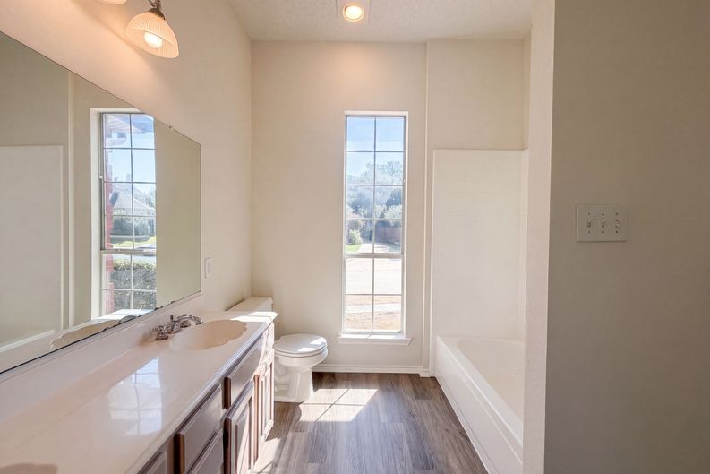 Photo 13 of 19 of 3000 Candide Ln, McKinney, TX