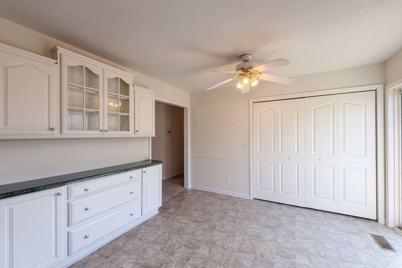 Photo 7 of 16 of 1303 St Hubbins Dr, La Vergne, TN