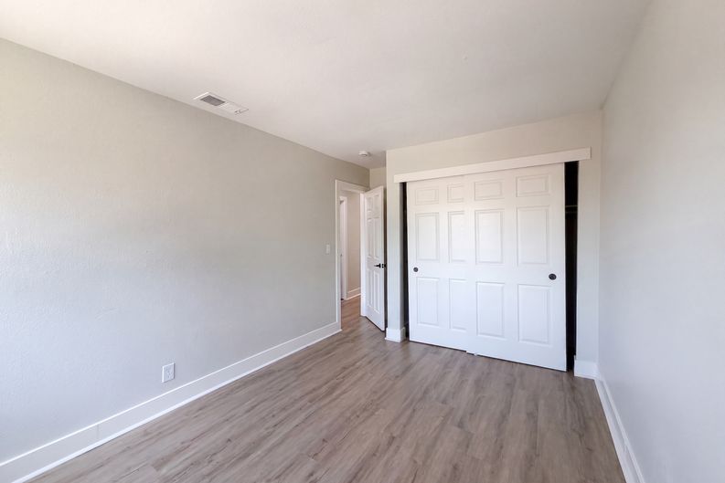 Photo 20 of 46 of 6005 La Castana Way, Sacramento, CA