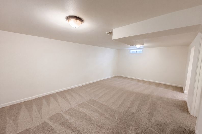 Photo 16 of 23 of 9190 Cypress Dr, Thornton, CO