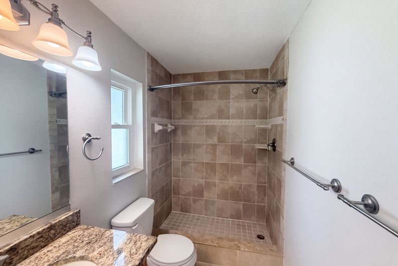 Photo 9 of 15 of 2716 Charleston Dr, Plant City, FL