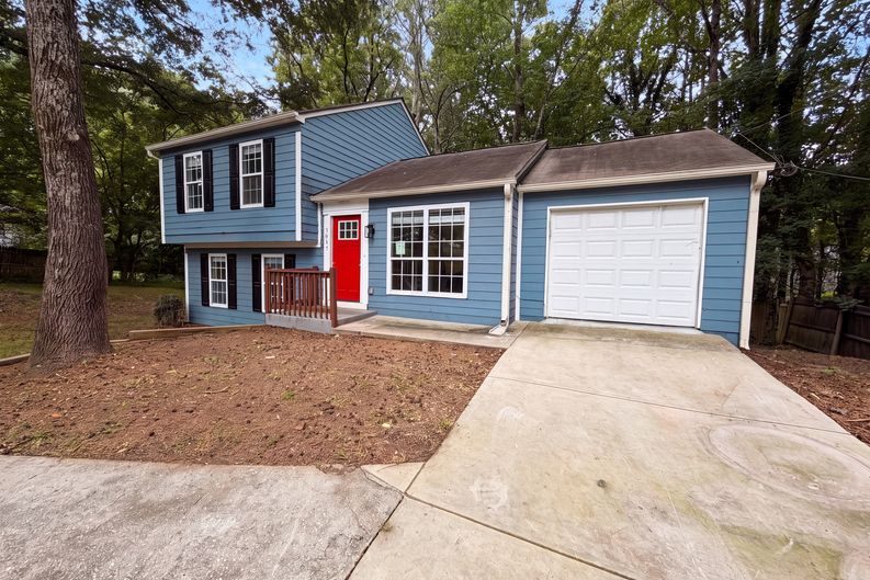 Photo 15 of 19 of 5067 Redan Rd, Stone Mountain, GA
