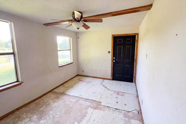 Photo 8 of 20 of 20509 E Reno Ave, Harrah, OK