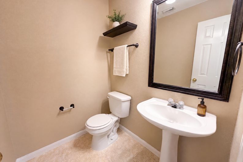 Photo 14 of 21 of 12159 Hawthorne Dr, Montgomery, TX