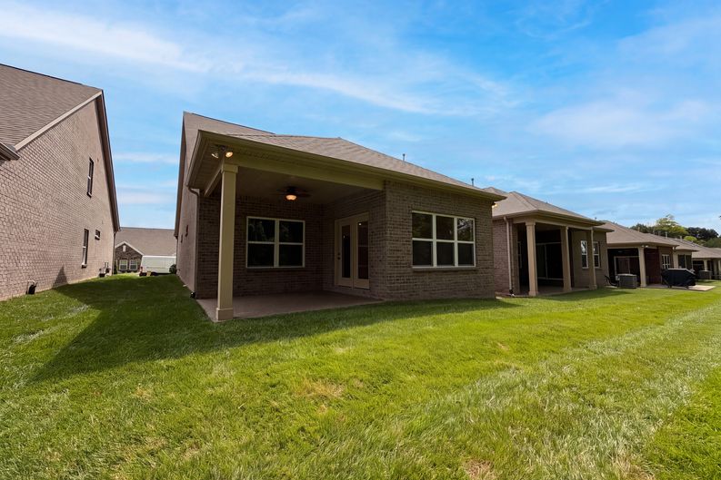 Photo 16 of 17 of 914 Meadowcrest Way, Lebanon, TN