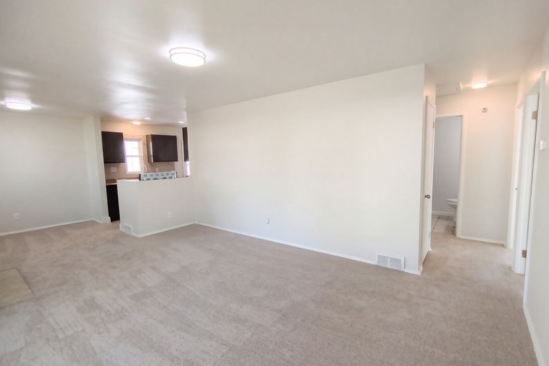 Photo 8 of 24 of 13807 Elsetta Ave, Cleveland, OH