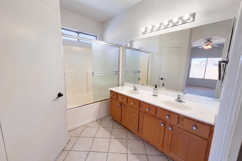Photo 8 of 17 of 13026 W Corrine Dr, El Mirage, AZ