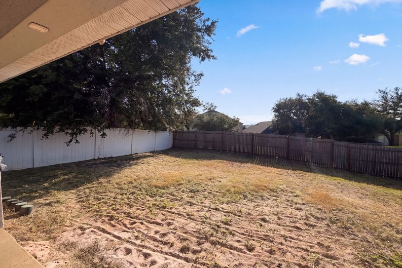 Photo 25 of 26 of 1229 Longville Cir, Tavares, FL