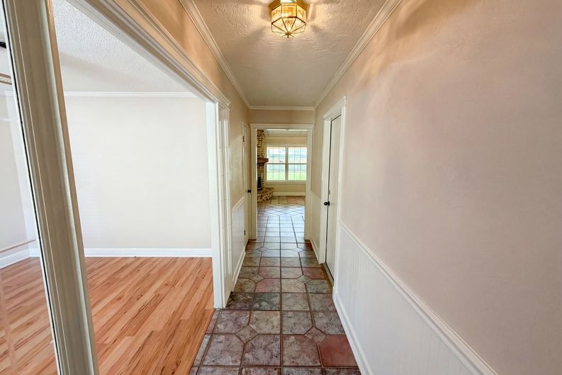 Photo 10 of 21 of 1902 New Orleans St, Deer Park, TX