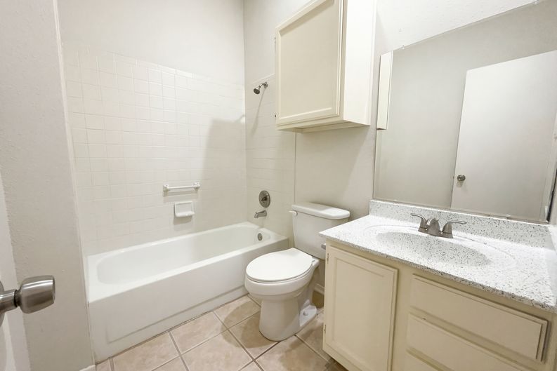 Photo 11 of 16 of 15009 Winter View Dr, San Antonio, TX