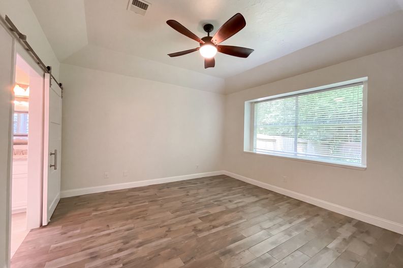 Photo 4 of 20 of 7107 Sweet Violet Trl, Humble, TX