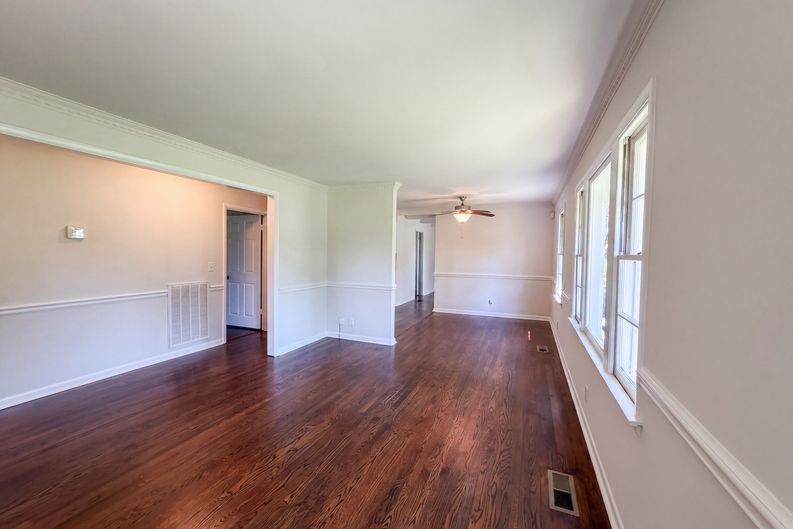 Photo 3 of 26 of 220 Haywood Ln, Nashville, TN