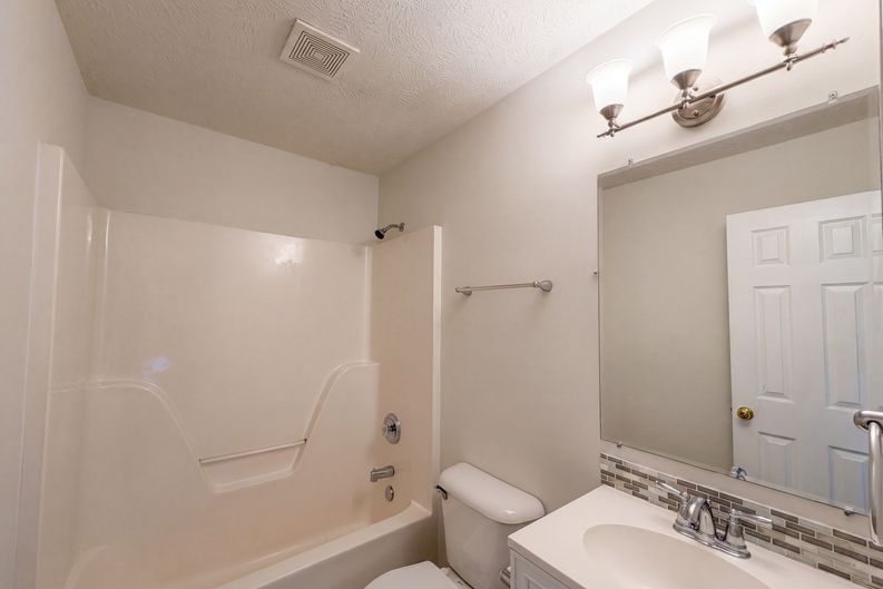 Photo 17 of 23 of 5170 Hickory Hollow Pkwy, Antioch, TN