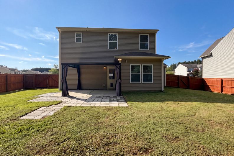 Photo 5 of 19 of 2618 Courtland Dr, Clover, SC